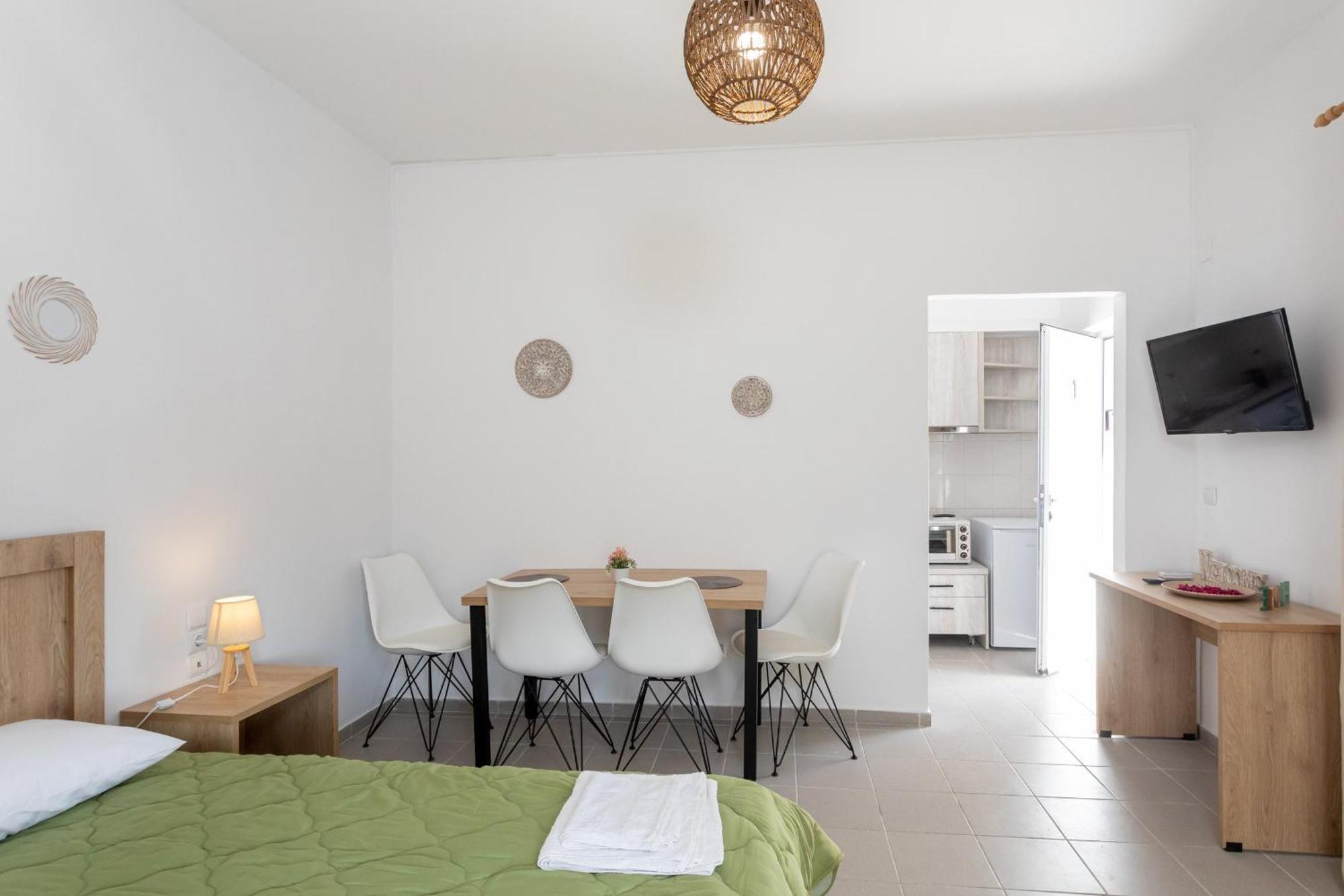Dionysiasea 1 - Cozy Escape Steps From The Beach! Gazi ภายนอก รูปภาพ